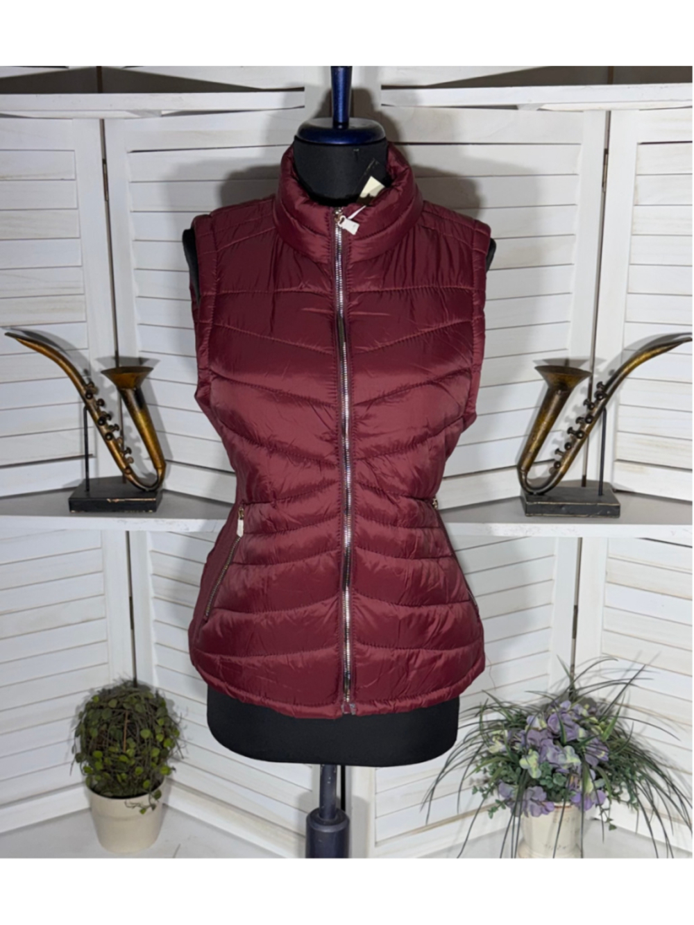 Roosevelt burgundy quilted vest fleece lined outerwear hiking skiing zipper S